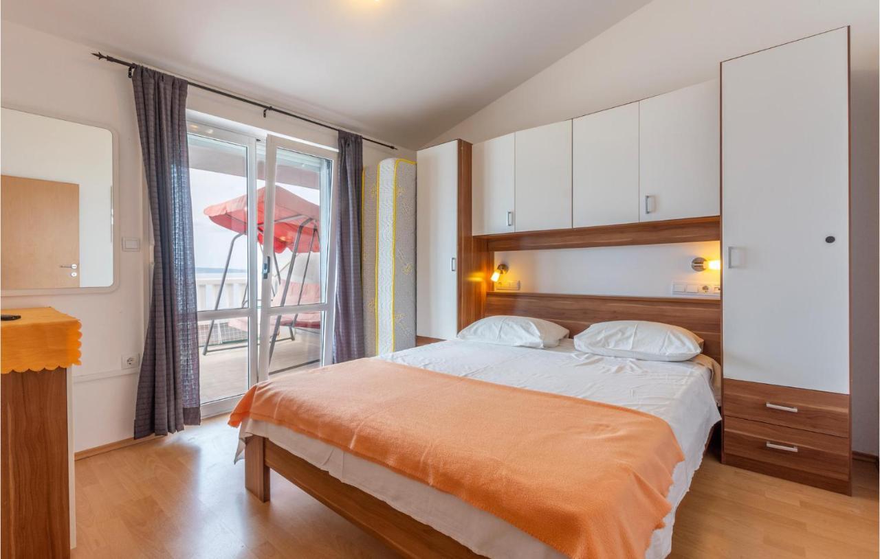 1 Bedroom Gorgeous Apartment In Jesenice Extérieur photo